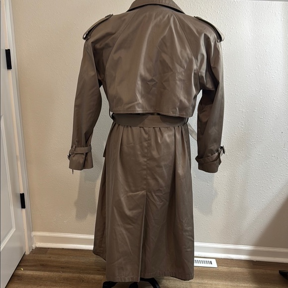 Chic Taupe Double-Breasted Trench Coat - Picture 6 of 9